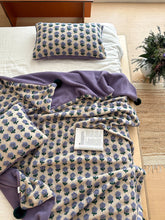 Load image into Gallery viewer, Two-Color Bloom Embossed Blanket フラワーボア ブランケット