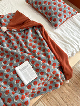 Load image into Gallery viewer, Two-Color Bloom Embossed Blanket フラワーボア ブランケット