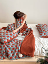 Load image into Gallery viewer, Two-Color Bloom Embossed Blanket フラワーボア ブランケット