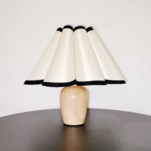 Load image into Gallery viewer, Vintage Pleated Shade Lamp ヴィンテージプリーツシェードランプ