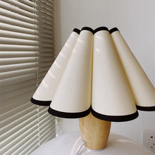 Load image into Gallery viewer, Vintage Pleated Shade Lamp ヴィンテージプリーツシェードランプ
