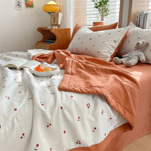 画像をギャラリービューアに読み込む, Cherry Quilt Set チェリーキルトセット(二色展開)