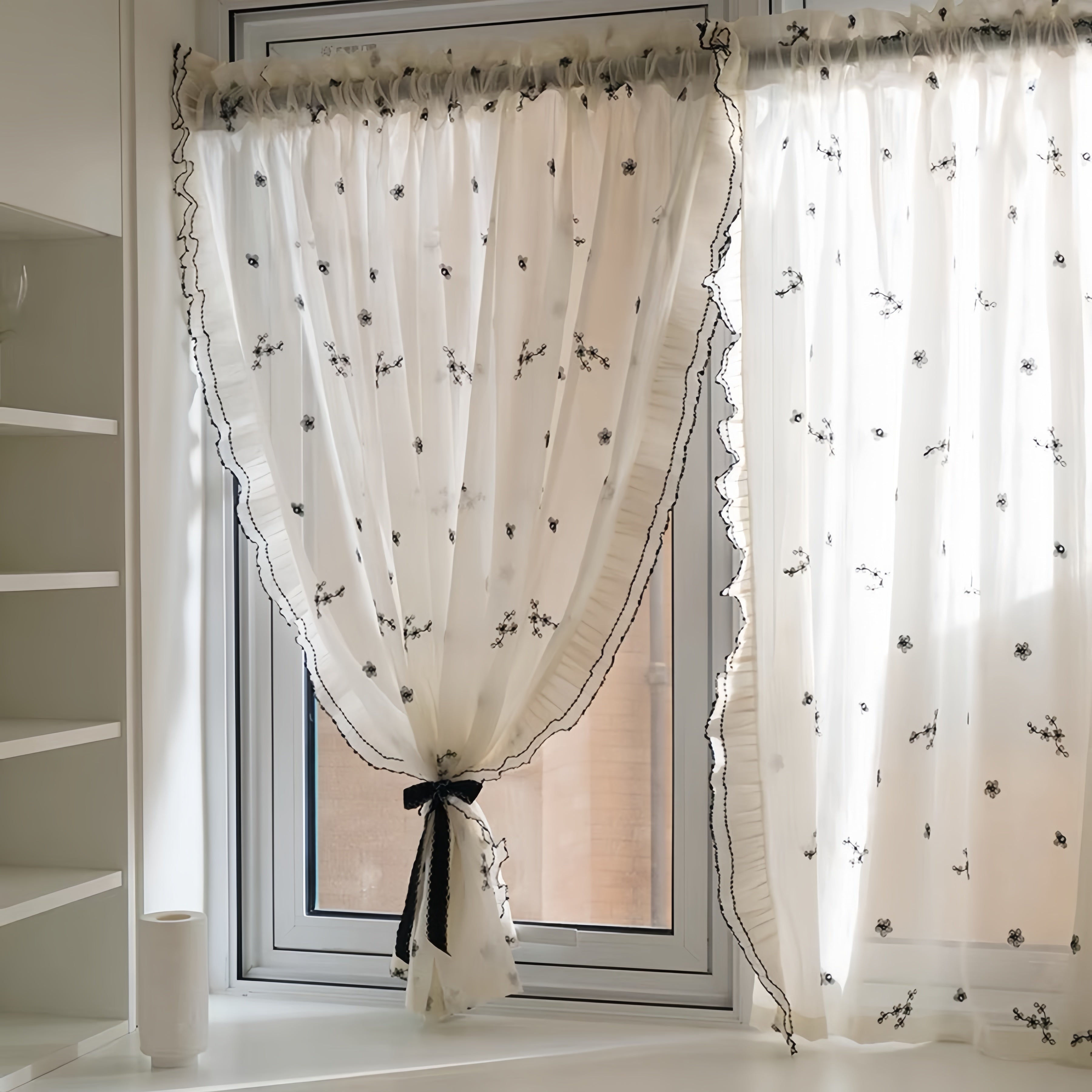 六畳の憩【オーダー可】デイジー柄二重カーテン