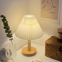 画像をギャラリービューアに読み込む, Korean Wooden Lamp 韓国風レトロプリーツランプ