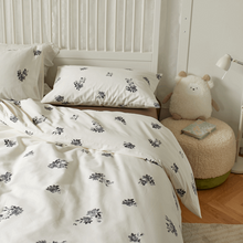 Load image into Gallery viewer, French Flower Painting Bedding Set 花の絵寝具カバー3点/4点セット