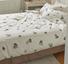 Load image into Gallery viewer, French Flower Painting Bedding Set 花の絵寝具カバー3点/4点セット