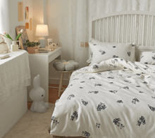 Load image into Gallery viewer, French Flower Painting Bedding Set 花の絵寝具カバー3点/4点セット