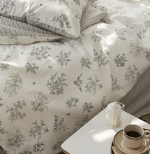 Load image into Gallery viewer, French Flower Painting Bedding Set 花の絵寝具カバー3点/4点セット