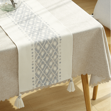 Load image into Gallery viewer, Floral Painting Table Runner 花の絵テーブルランナー五種