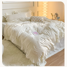 Load image into Gallery viewer, Seersucker Ruffles Bedding Set シアサッカーフリル寝具カバーセット