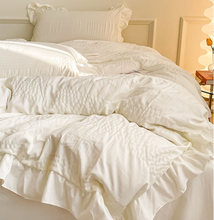Load image into Gallery viewer, Seersucker Ruffles Bedding Set シアサッカーフリル寝具カバーセット
