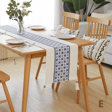 Load image into Gallery viewer, Floral Painting Table Runner 花の絵テーブルランナー五種