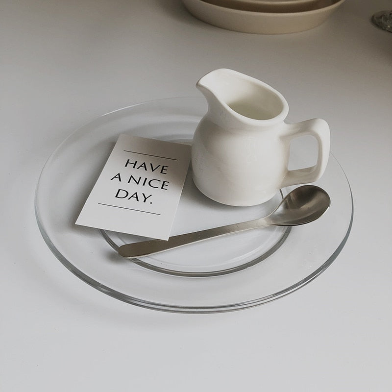 ・・Milkmaid・高さ１６cm×１０cm×6cm・ 六畳の憩 Mini White Ceramic Milk Jug 可愛いミルクピッチャー