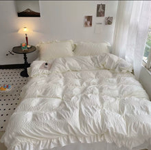 Load image into Gallery viewer, Seersucker Ruffles Bedding Set シアサッカーフリル寝具カバーセット