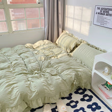 Load image into Gallery viewer, Seersucker Ruffles Bedding Set シアサッカーフリル寝具カバーセット
