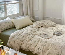Load image into Gallery viewer, Vintage Gardenia Bedding Set クチナシ花柄の寝具カバーセット