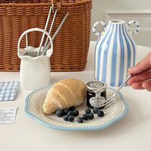 画像をギャラリービューアに読み込む, French Embossed Flower Plate 浮き彫りフラワープレート
