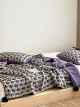 Load image into Gallery viewer, Two-Color Bloom Embossed Blanket フラワーボア ブランケット
