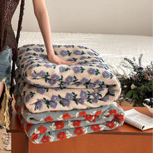 Load image into Gallery viewer, Two-Color Bloom Embossed Blanket フラワーボア ブランケット
