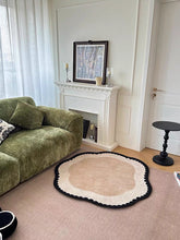 Load image into Gallery viewer, Noir Petal Rug ノワールペタル ラグ
