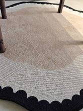 Load image into Gallery viewer, Noir Petal Rug ノワールペタル ラグ
