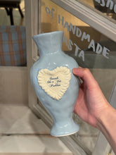 画像をギャラリービューアに読み込む, Blue Heart Whisper Vase パウダーブルーのハート囁き花瓶
