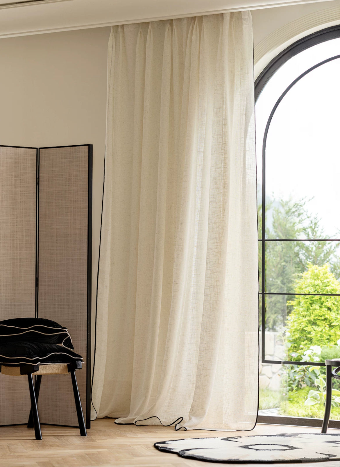 六畳の憩 【オーダー可】Medieval Black Edged Lace Curtain 中世風