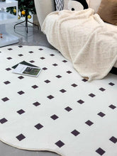 Load image into Gallery viewer, Creamy Irregular Modern Carpet クリーミーモダン不規則ラグ
