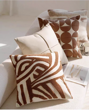画像をギャラリービューアに読み込む, 12Design Maillard Cushions メイラードふわもこクッション12選
