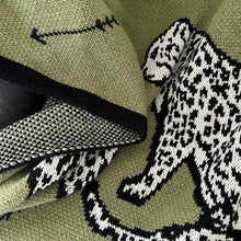 Load image into Gallery viewer, Leopard Knit Blanket レオパードニットブランケット
