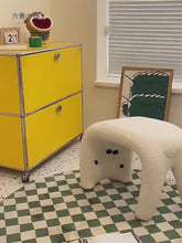 Load and play video in Gallery viewer, Creative Cat Bending Stool キャットベンディングチェア
