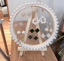 Load image into Gallery viewer, Lace Earrings Displayレースのピアススタンド 収納ラック 無地タイプ
