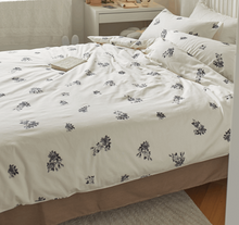 Load image into Gallery viewer, French Flower Painting Bedding Set 花の絵寝具カバー3点/4点セット
