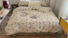 Load and play video in Gallery viewer, Vintage Gardenia Bedding Set クチナシ花柄の寝具カバーセット
