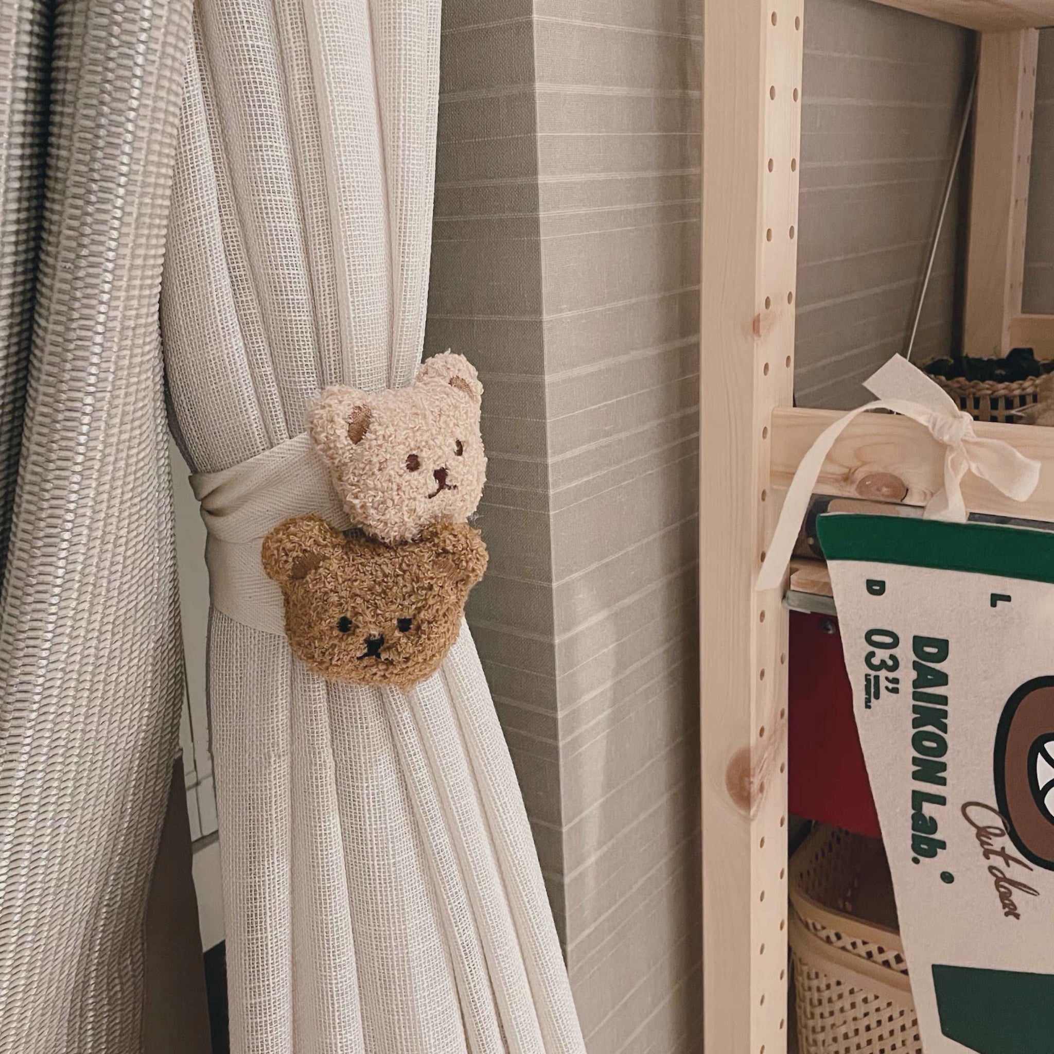 六畳の憩 Bear Curtain Tiebacks クマのカーテンタッセル