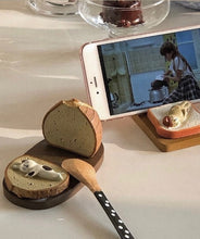 Load image into Gallery viewer, Cat Mobile Phone Holder 猫ちゃんのスマホスタンド
