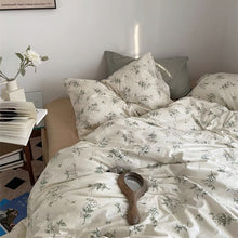 Load image into Gallery viewer, Vintage Gardenia Bedding Set クチナシ花柄の寝具カバーセット
